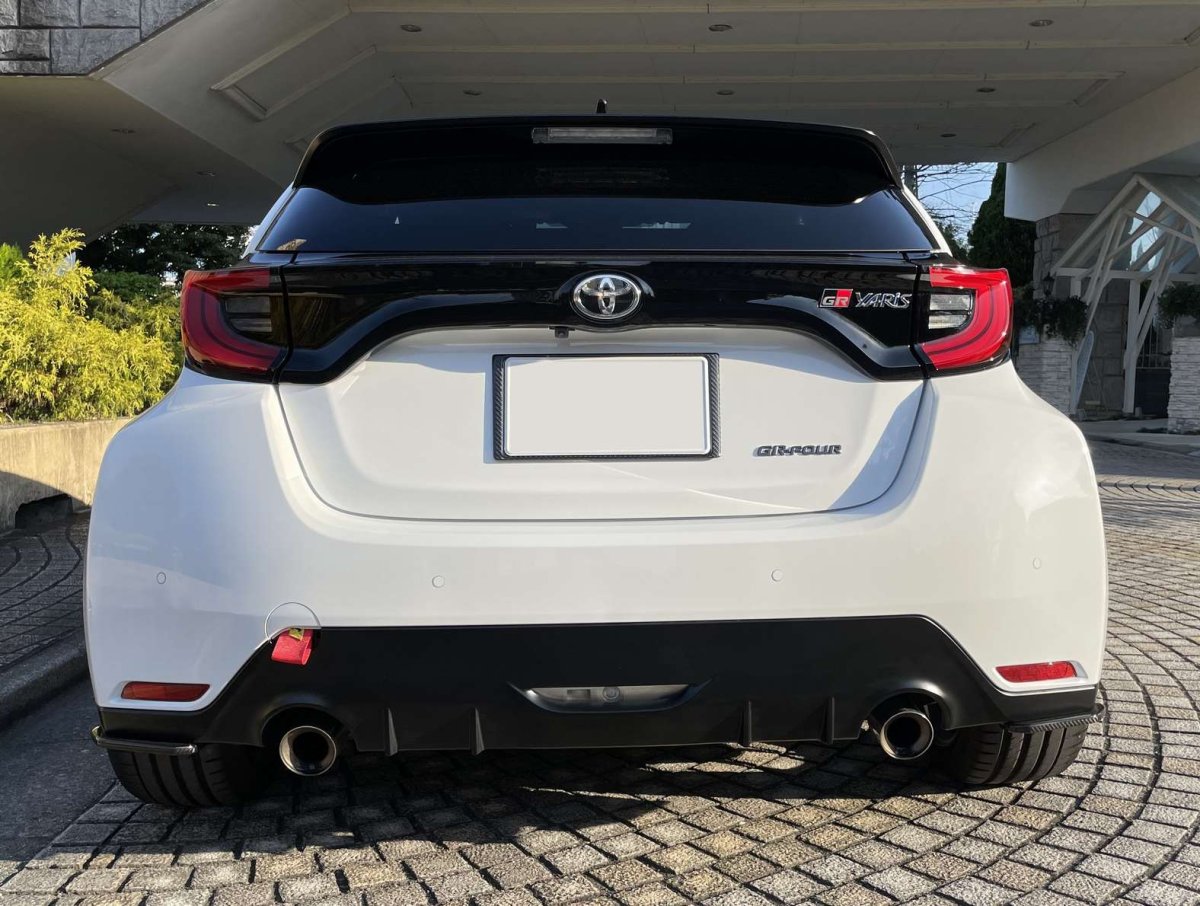 画像2: GRヤリス用ドライカーボン リヤナンバーフレーム (2)