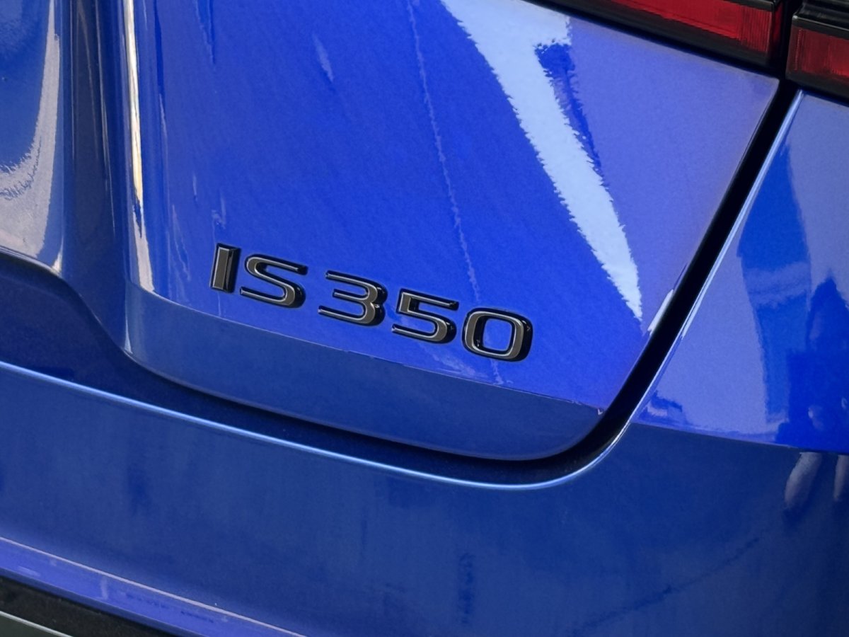 画像2: IS350 (20-25年モデル)用 ブラックエンブレムII (2)