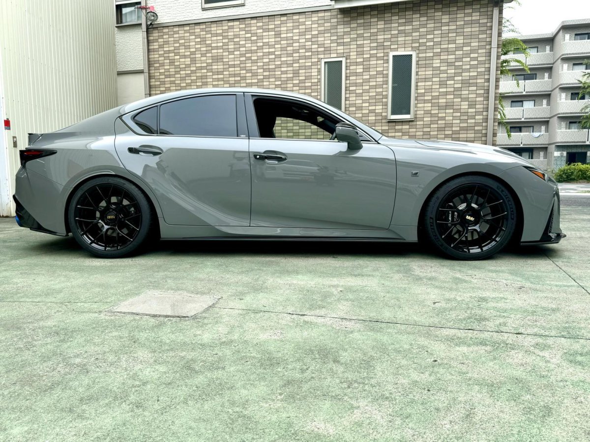 ボディーカラー：チタニウムカーバイドグレー